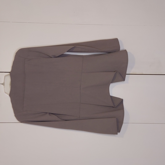 Harlowe & Graham Grey Tuxedo Style Blazer with Peplum Hem Size Small - Picture 4 of 11